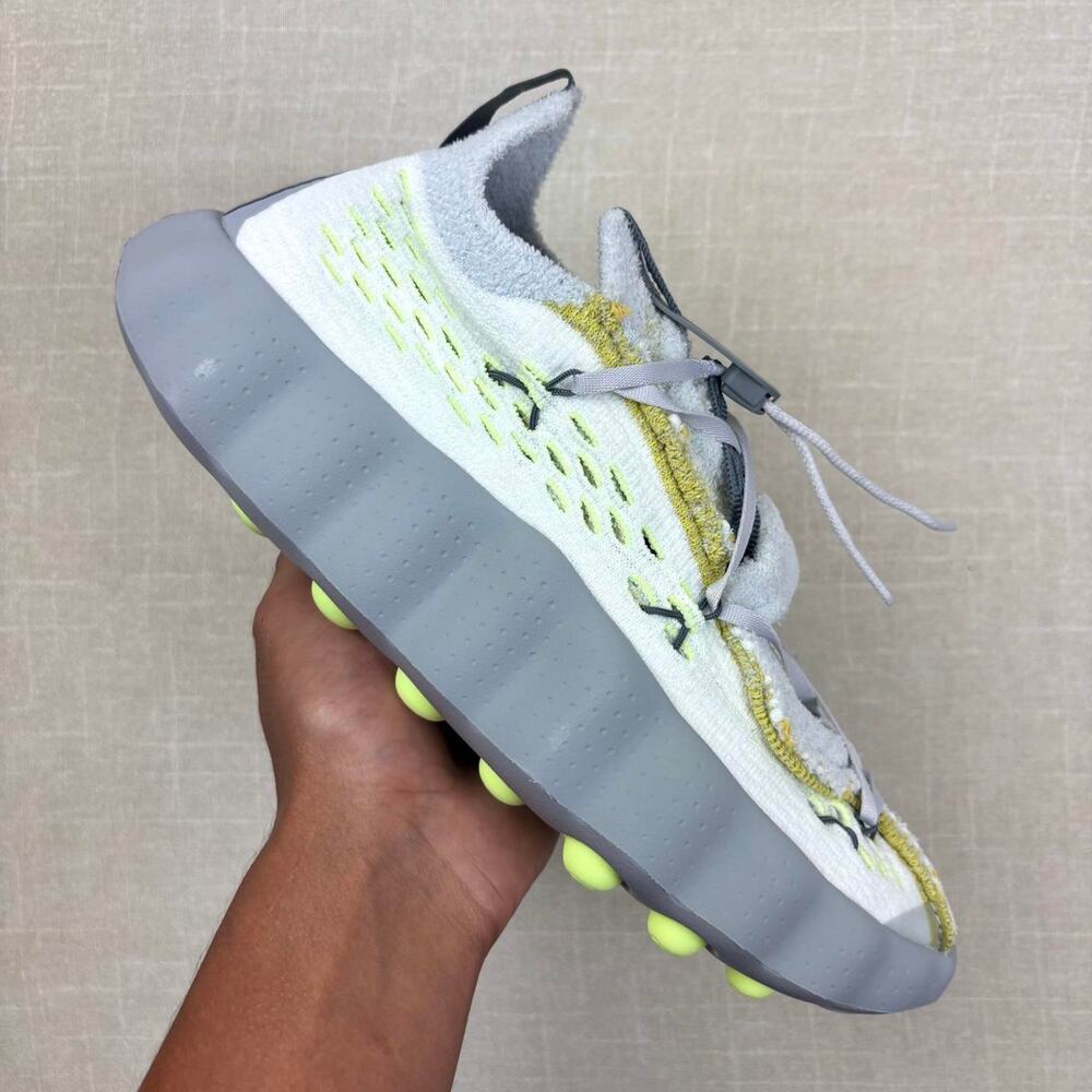 👽 2026 Nike Mind 002 Flyknit “White Dark Grey Volt” 8M